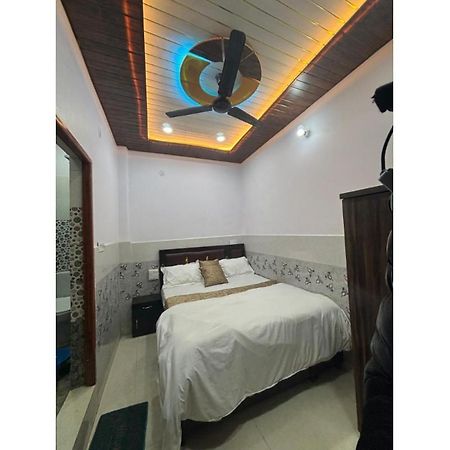 Rudra Inn Ayodhya Экстерьер фото