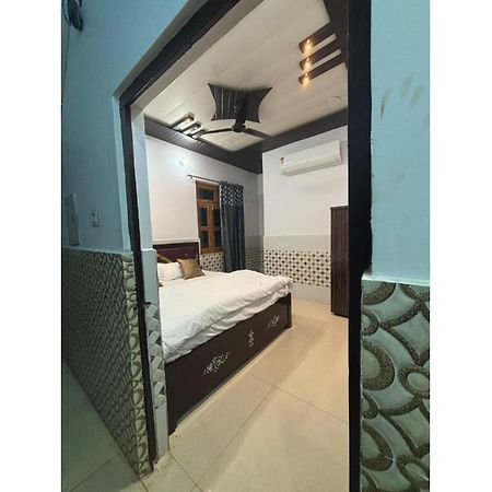 Rudra Inn Ayodhya Экстерьер фото