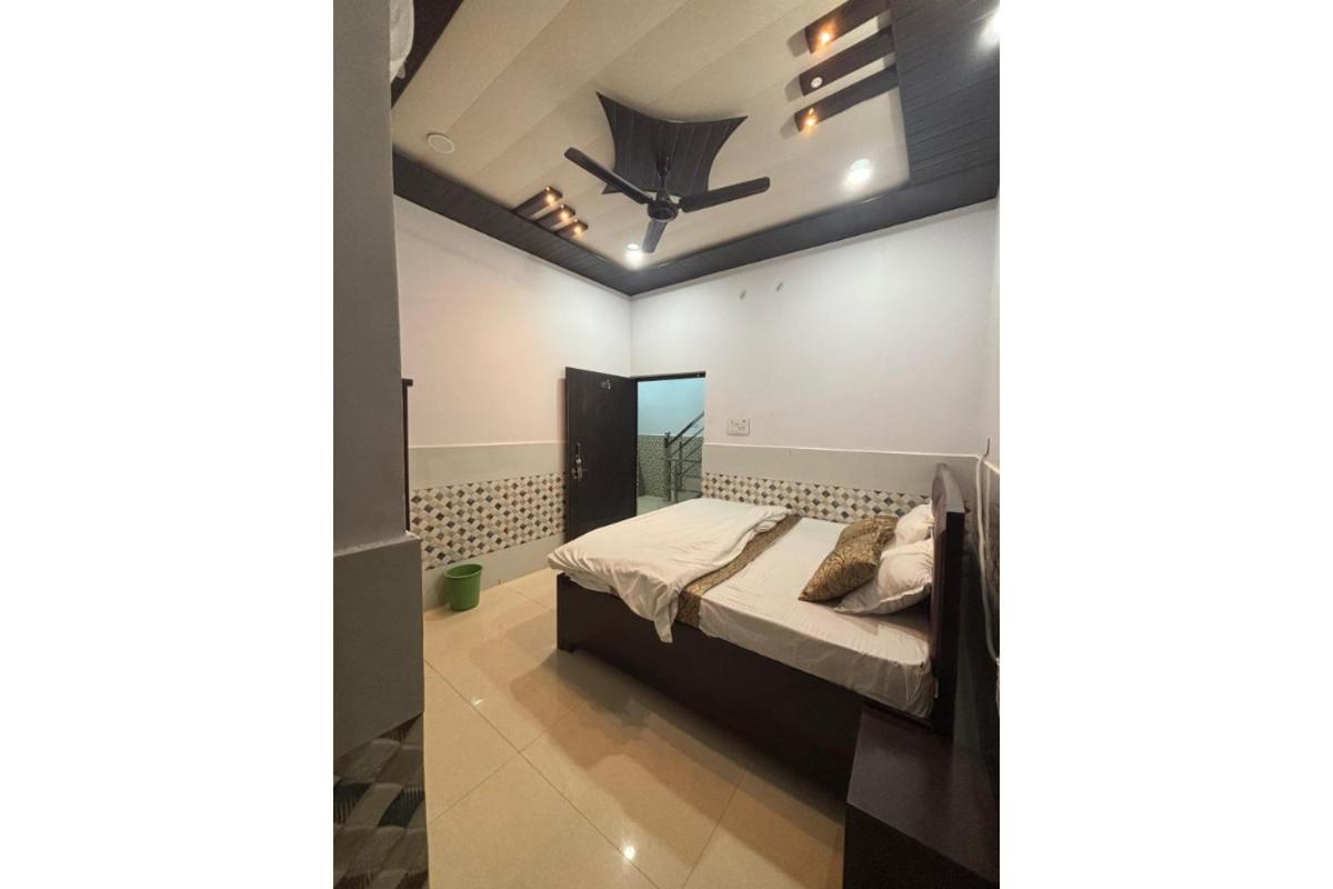 Rudra Inn Ayodhya Экстерьер фото